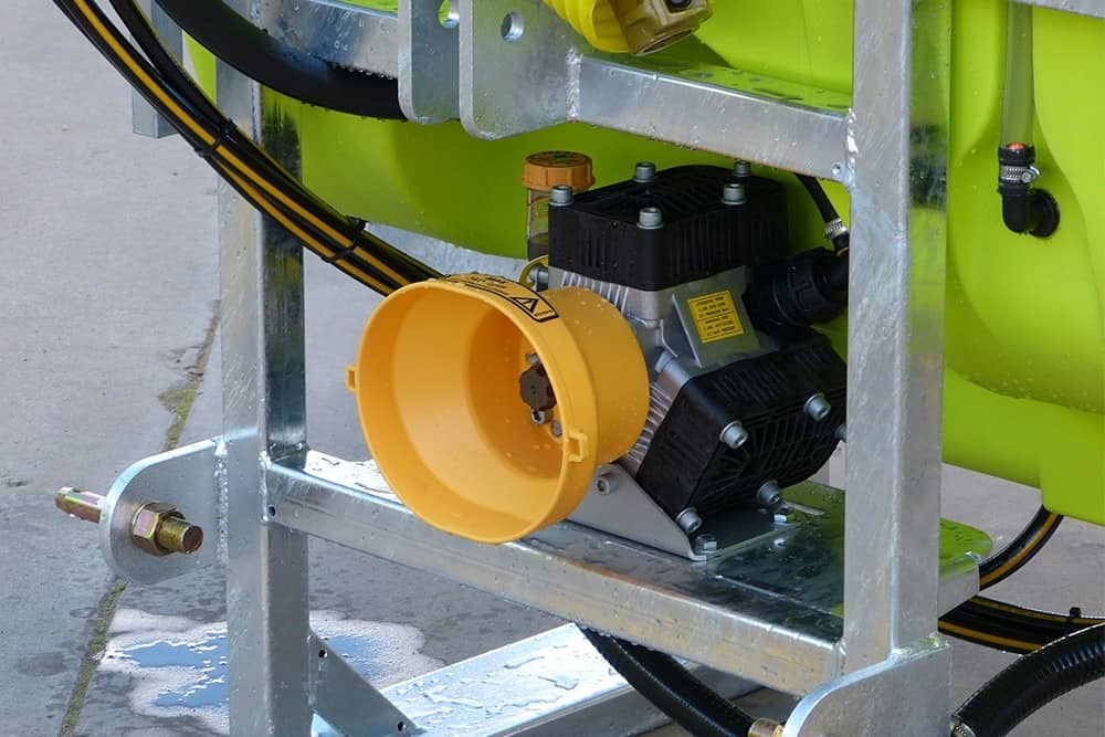 300L LinkOn™ 3PL Tractor Boom Sprayer with 22 l/min pump and 3 way reg - Image 8