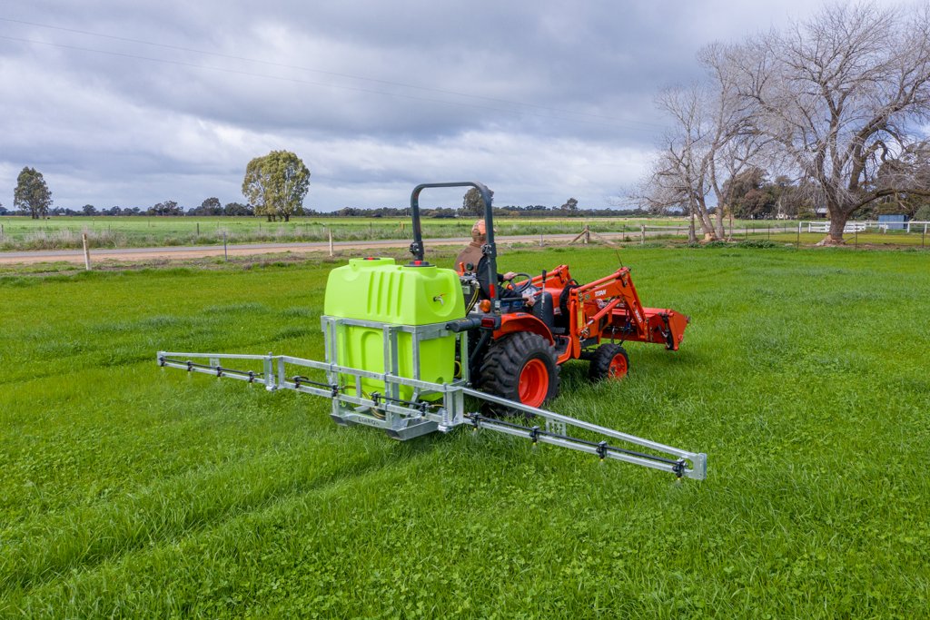 400L LinkOn™ 3PL Tractor Boom Sprayer with 22l/min pump and 3-way reg - Image 10